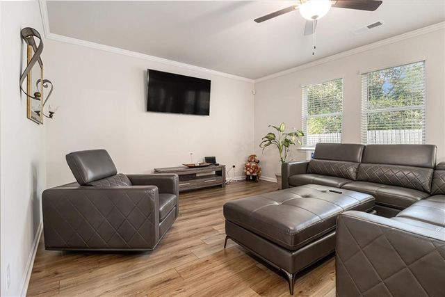 596 River Gardens SE Drive, Atlanta, GA 30354