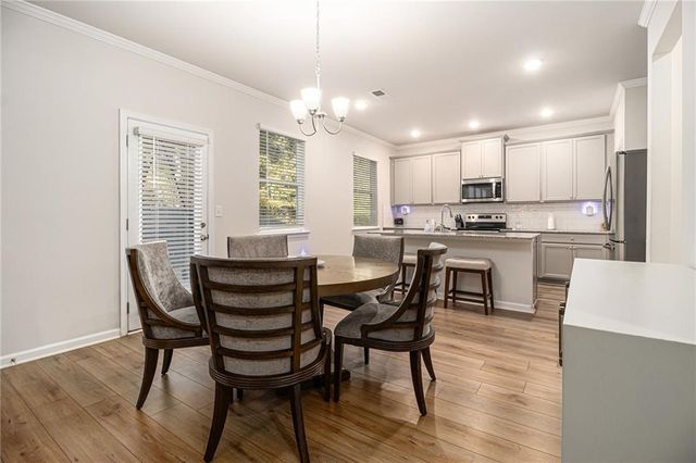 596 River Gardens SE Drive, Atlanta, GA 30354