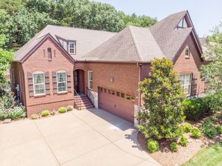 129 Tara Ln, Goodlettsville, TN 37072