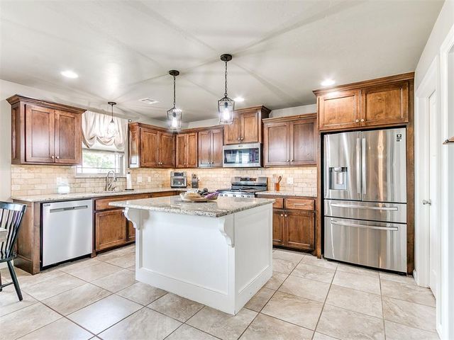 4408 Peach Tree, Shawnee, OK 74804