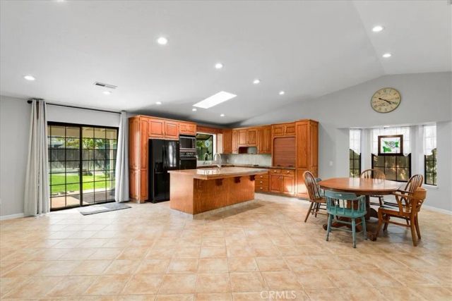 2143 Locust Court, Hughson, CA 95326