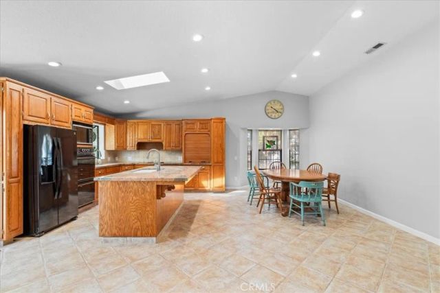 2143 Locust Court, Hughson, CA 95326