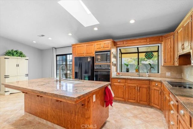 2143 Locust Court, Hughson, CA 95326