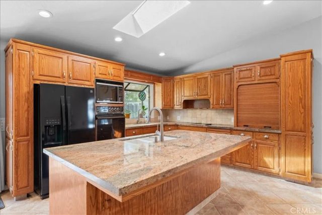 2143 Locust Court, Hughson, CA 95326
