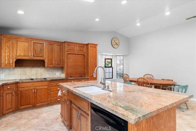 2143 Locust Court, Hughson, CA 95326