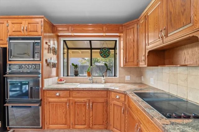 2143 Locust Court, Hughson, CA 95326
