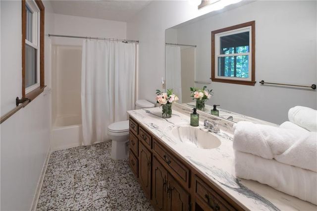 4512 Creekwood Circle NW, Kennesaw, GA 30152