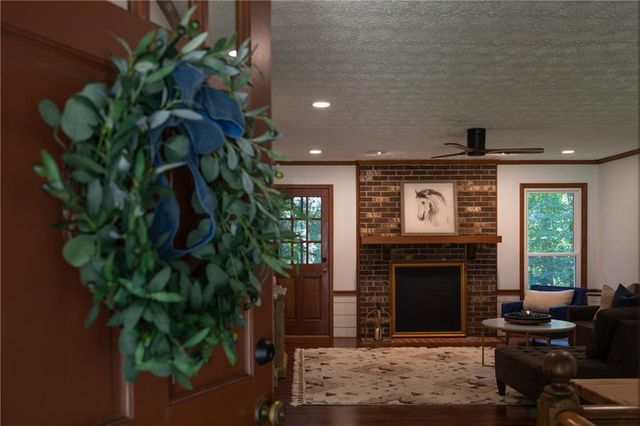 4512 Creekwood Circle NW, Kennesaw, GA 30152