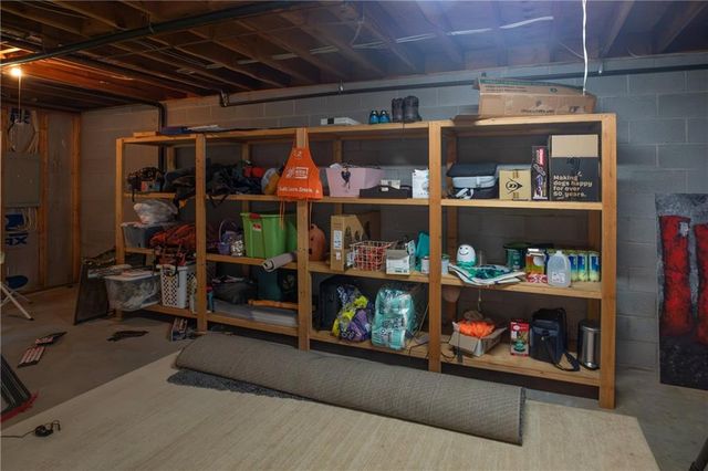 4512 Creekwood Circle NW, Kennesaw, GA 30152