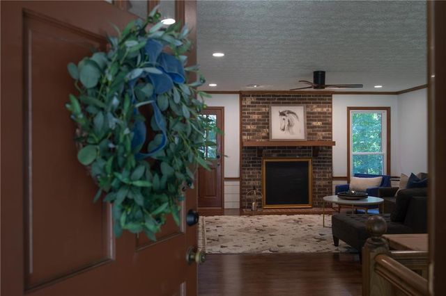 4512 Creekwood Circle NW, Kennesaw, GA 30152