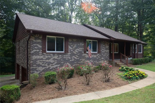 4512 Creekwood Circle NW, Kennesaw, GA 30152