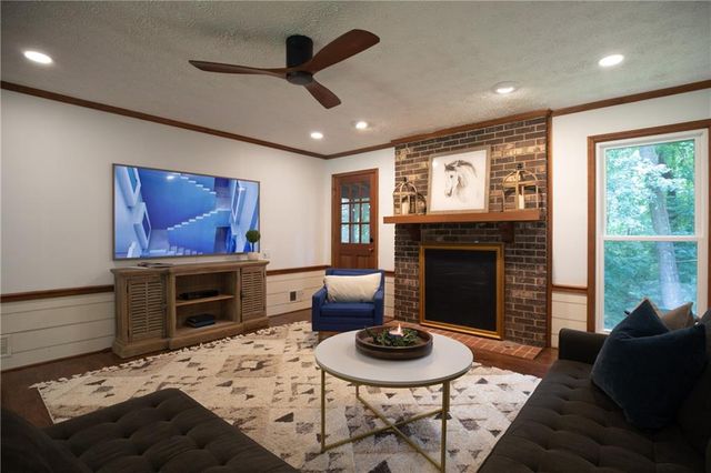 4512 Creekwood Circle NW, Kennesaw, GA 30152