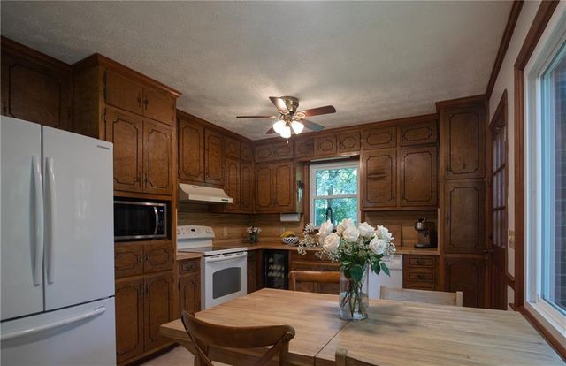 4512 Creekwood Circle NW, Kennesaw, GA 30152