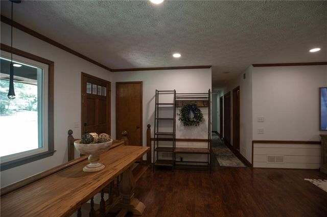 4512 Creekwood Circle NW, Kennesaw, GA 30152