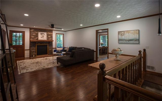 4512 Creekwood Circle NW, Kennesaw, GA 30152
