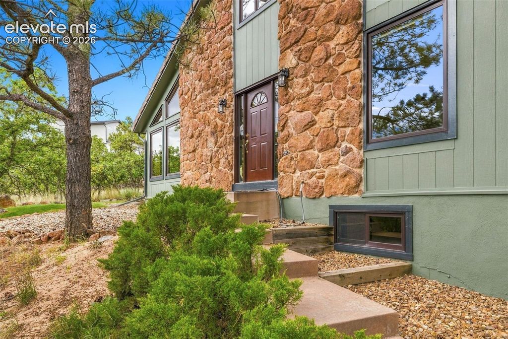1440 Oak Hills Drive, Colorado Springs, CO 80919 — exterior
