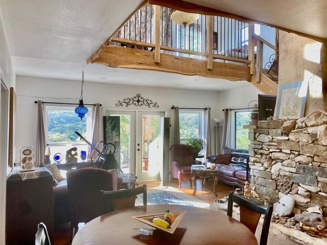 156 Lazy Leaf LN, Wimberley, TX 78676
