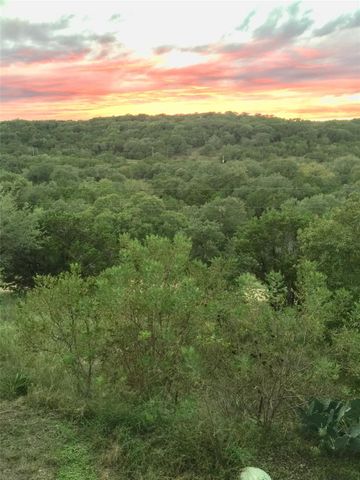 156 Lazy Leaf LN, Wimberley, TX 78676