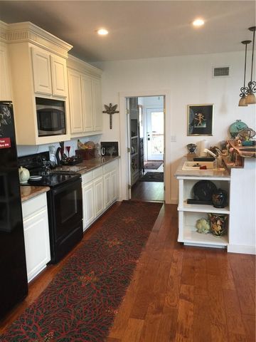 156 Lazy Leaf LN, Wimberley, TX 78676