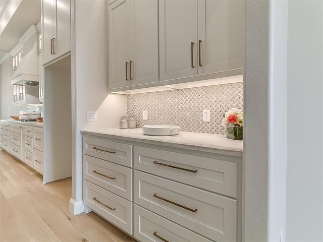 2916 Flycatcher Lane, Edmond, OK 73012