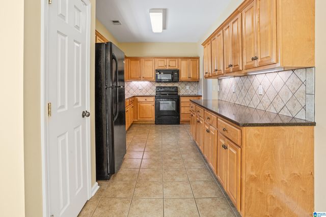 218 NOTTINGHAM DRIVE, Calera, AL 35040