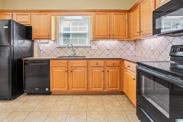 218 NOTTINGHAM DRIVE, Calera, AL 35040