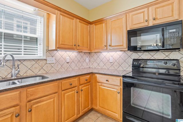 218 NOTTINGHAM DRIVE, Calera, AL 35040