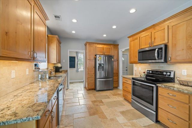 595 CHARLES PL, Munford, TN 38058