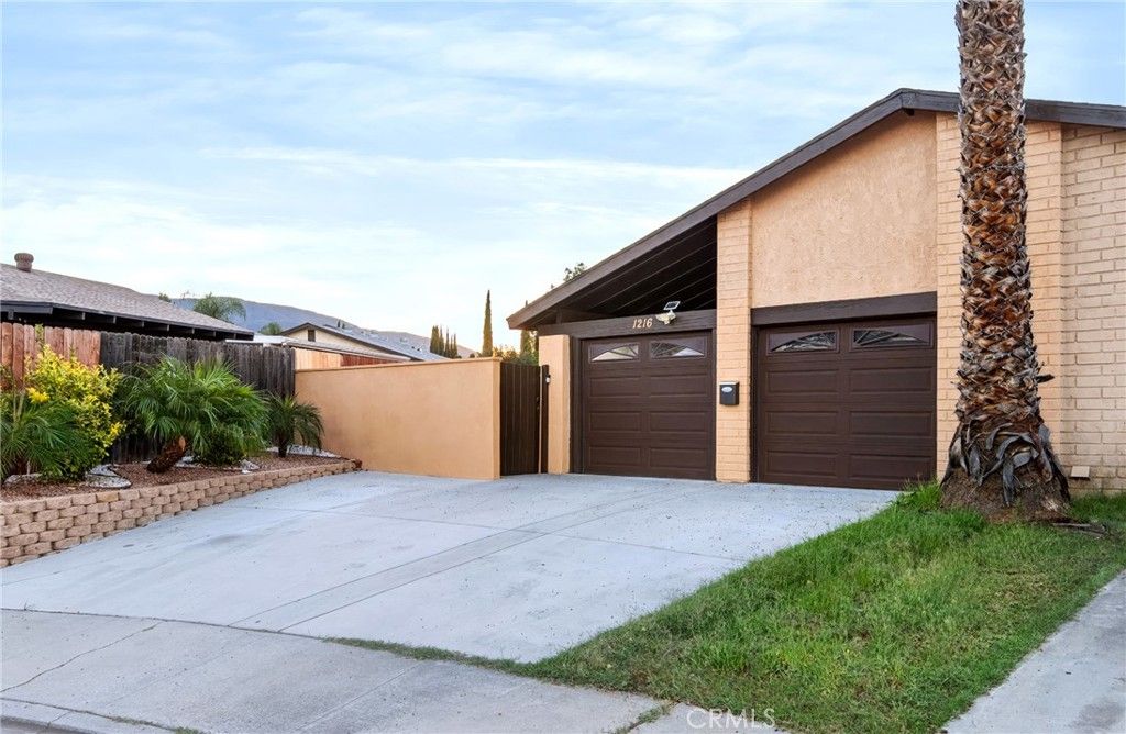 1216 Hampton Circle, Corona, CA 92882 — exterior