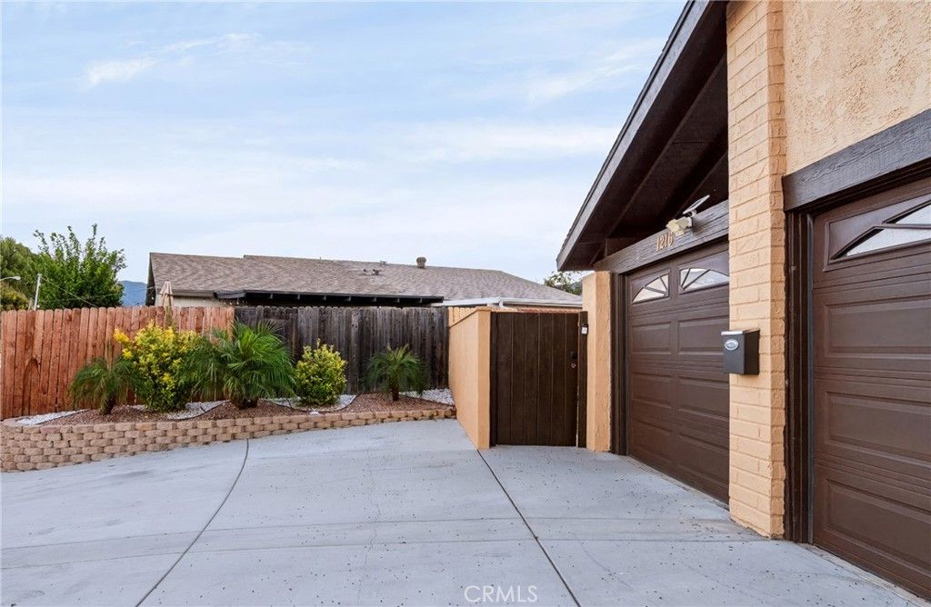 1216 Hampton Circle, Corona, CA 92882 — photo 2