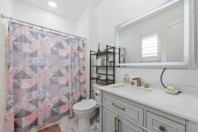 3520 Cockatoo Ct., Oceanside, CA 92057