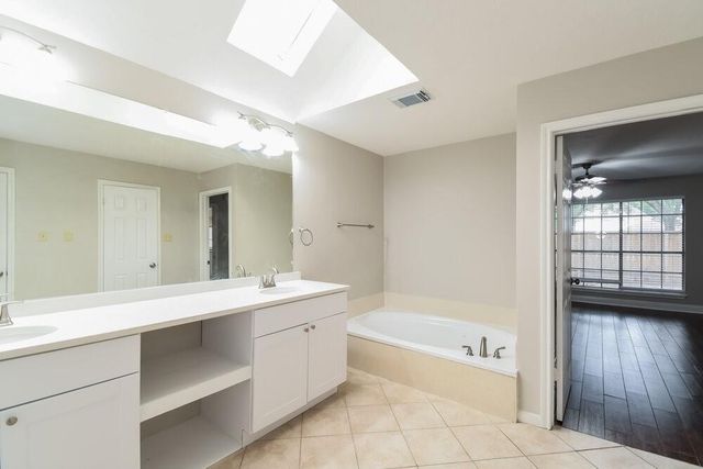 4765 Oakmont Court, League City, TX 77573
