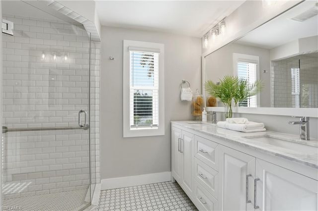 1806 Ibis LN E, Sanibel, FL 33957