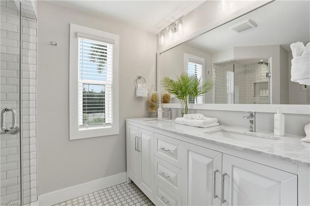 1806 Ibis LN E, Sanibel, FL 33957