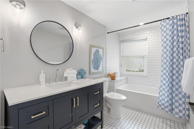 1806 Ibis LN E, Sanibel, FL 33957