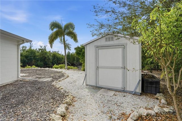 1806 Ibis LN E, Sanibel, FL 33957