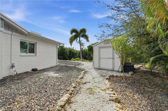 1806 Ibis LN E, Sanibel, FL 33957
