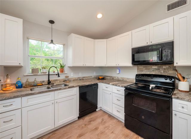 500 Gravel DR, Burnet, TX 78611