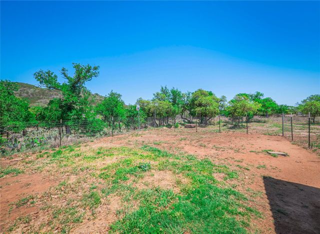 500 Gravel DR, Burnet, TX 78611