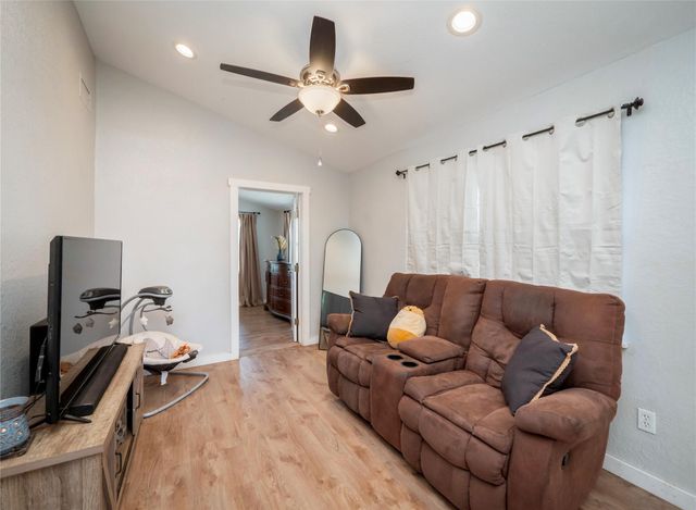 500 Gravel DR, Burnet, TX 78611