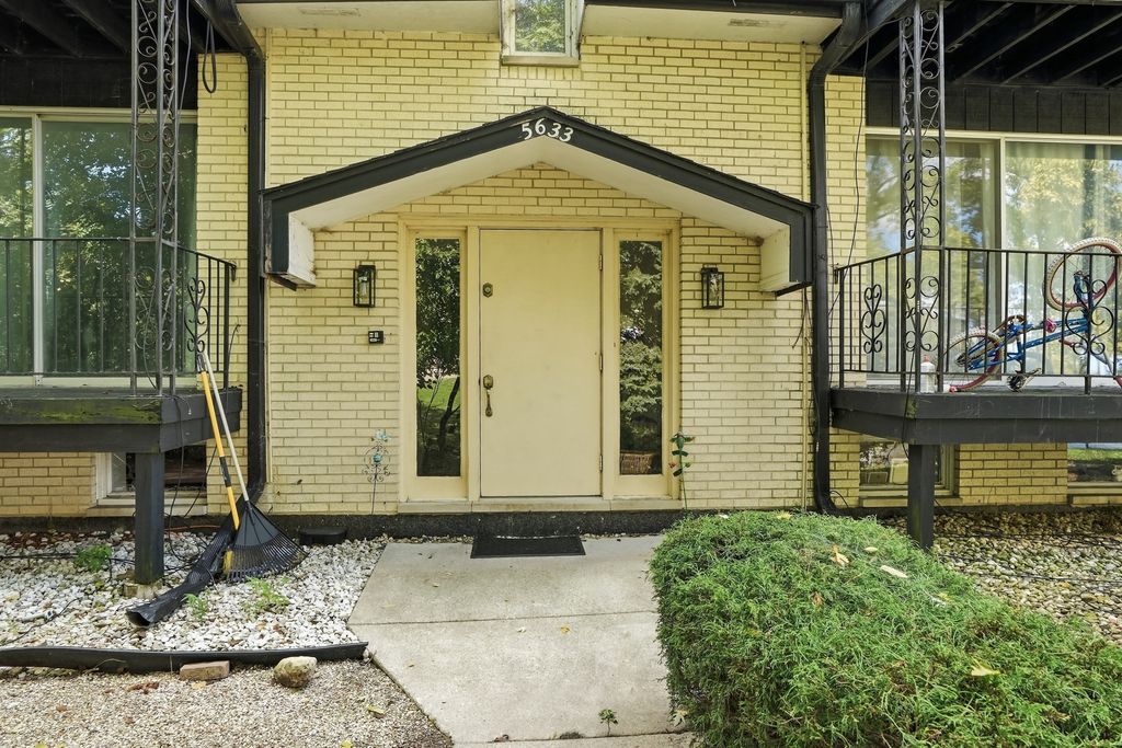 5633 Edge Lake Drive, Oak Lawn, IL 60453 — photo 2