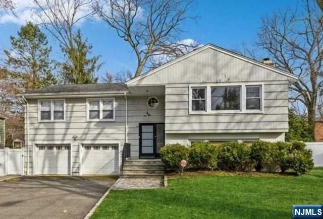 44 Roberts Court, Tenafly, NJ 07670