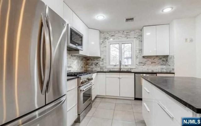 44 Roberts Court, Tenafly, NJ 07670