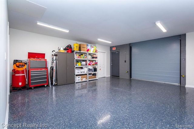 2935 W Jefferson Avenue, Trenton, MI 48183