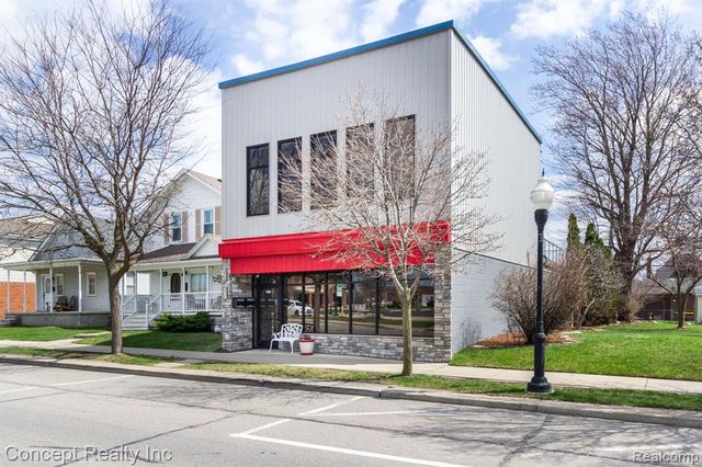2935 W Jefferson Avenue, Trenton, MI 48183