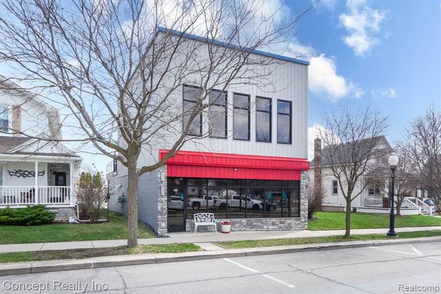 2935 W Jefferson Avenue, Trenton, MI 48183