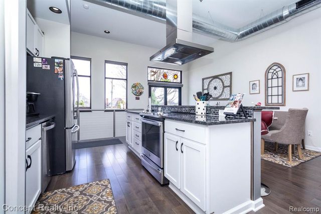 2935 W Jefferson Avenue, Trenton, MI 48183