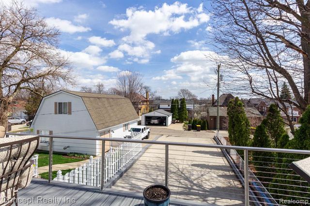 2935 W Jefferson Avenue, Trenton, MI 48183