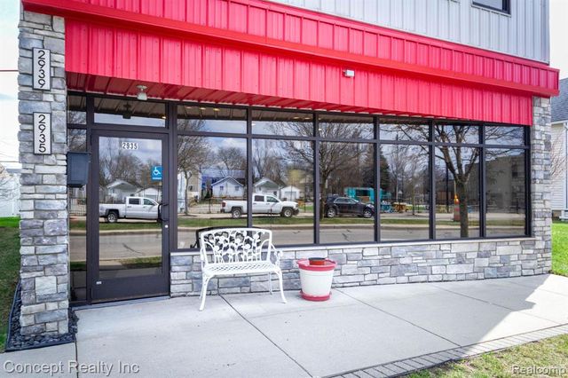 2935 W Jefferson Avenue, Trenton, MI 48183