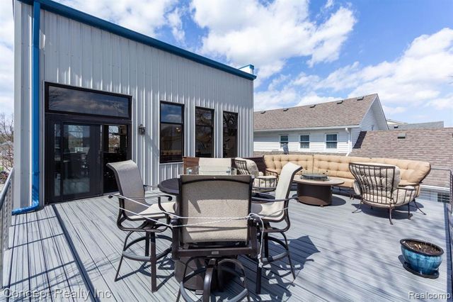 2935 W Jefferson Avenue, Trenton, MI 48183